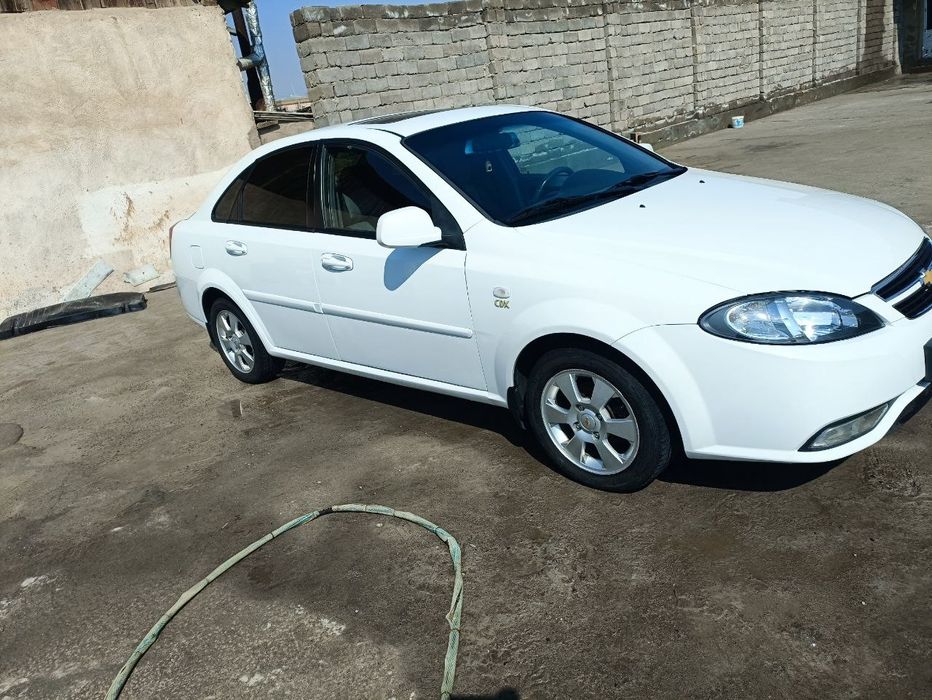 Avtamat Gentra sotiladi