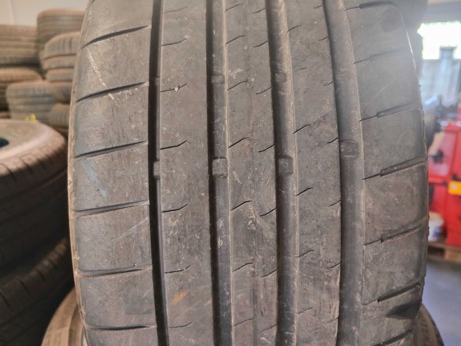 4бр.летни гуми 225/35/18 Bridgestone