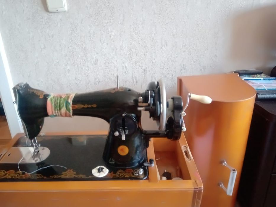 Продается швейная машинка