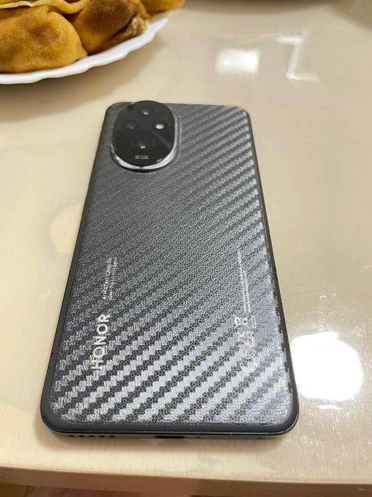 Продам или обмен Honor 200