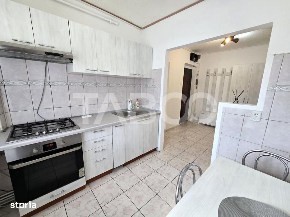 Apartament 2 camere de vanzare mobilat pivnita balcon Siretului Sibiu