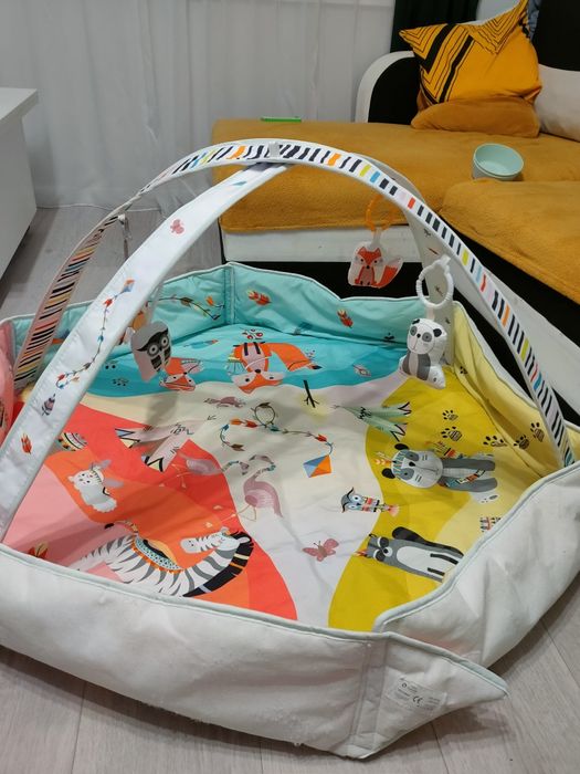 Salteluța de activități pt bebe, Lionelo