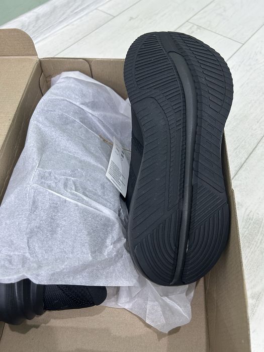 Продам новые оригинальные adidas Galaxy 7 M