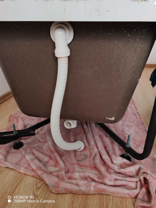 Cada baie stare foarte bună folosita puțin. Dimensiuni 170 lungimea