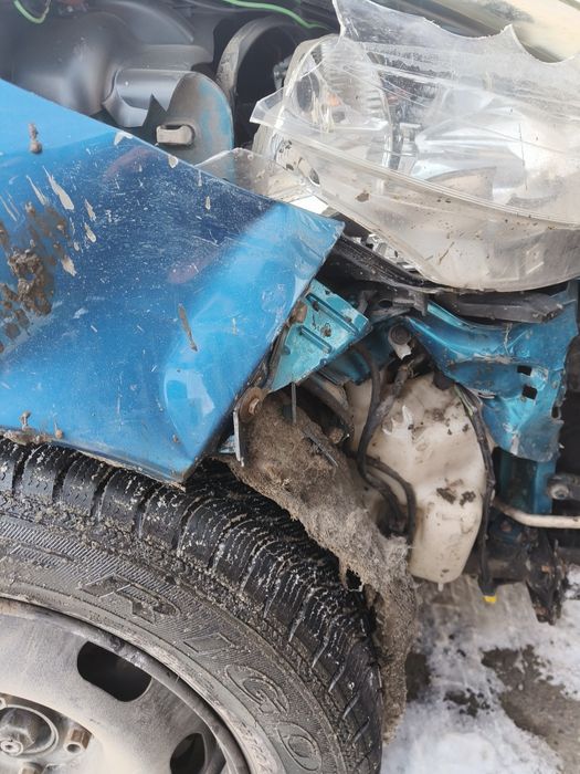 Vind Peugeot 207 avariat cu gpl