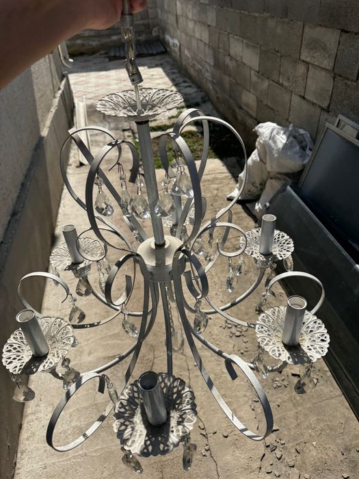 Продам люстру в исправном состоянии