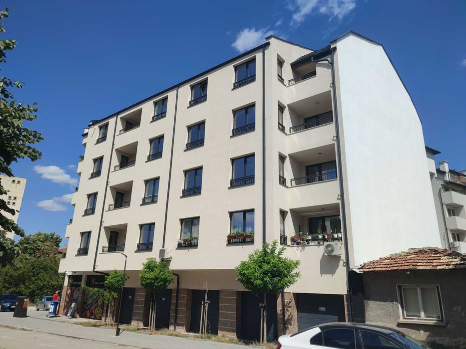 Тристаен тухлен апартамент - Ново строителство