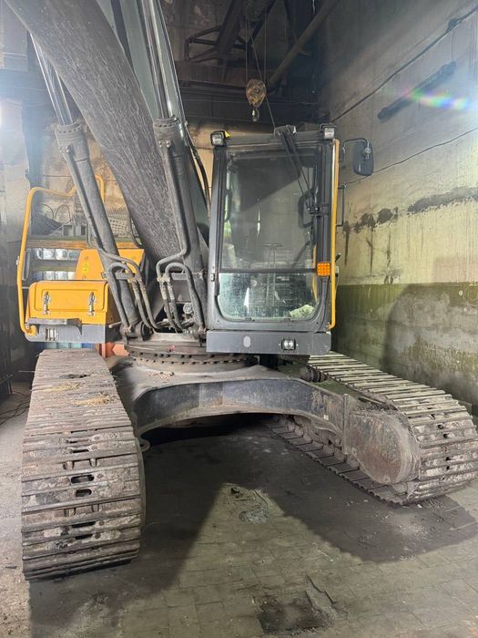 Продам гусеничный экскаватор VOLVO EC300DL