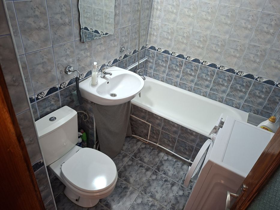 Vand apartament 2 camere