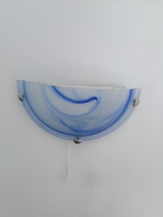 Лампа  за  стена