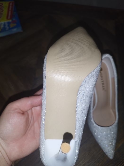 Новые туфли с блесками