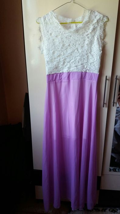 Rochita  dama  cu  broderie