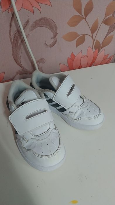 Adidasi  fetita 24