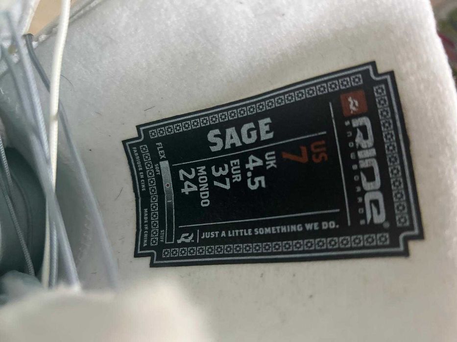 Clapari / Boots snowboard / Casca schi