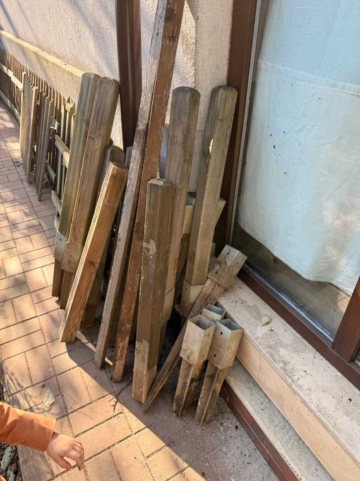 Gard lemn grădină 27 metri, înălțime 80 cm + 10 stâlpi cu suporturi metalice