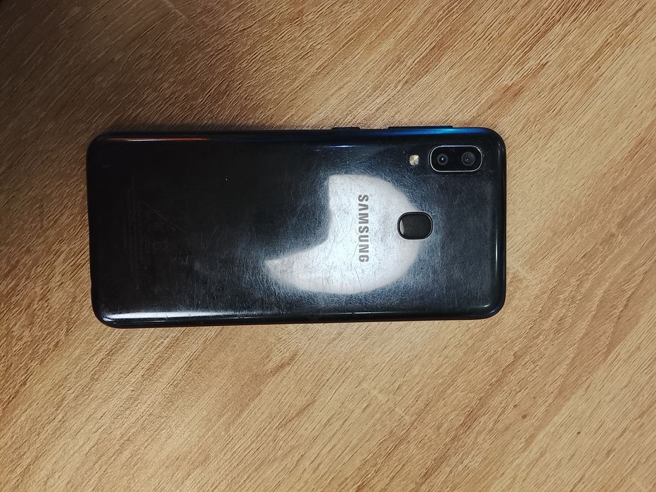 Vând telefon Samsung a 20 e