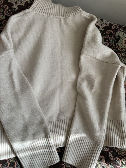 Женская одежда свитера