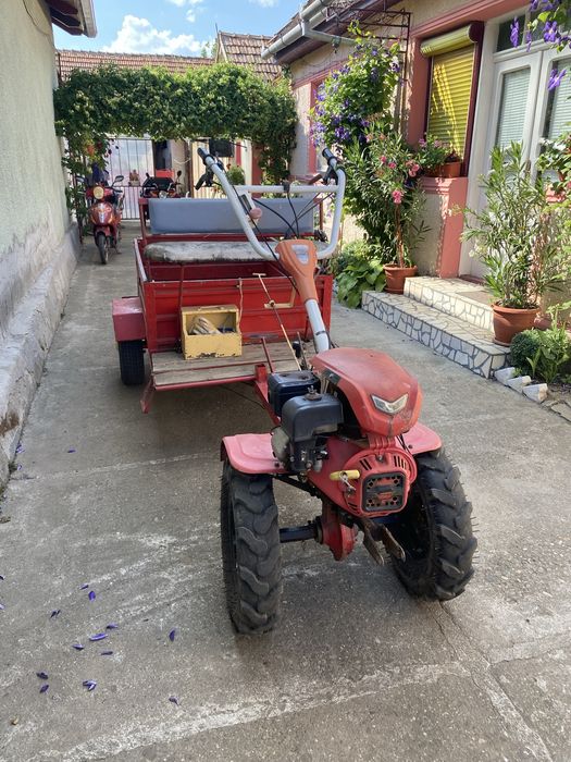 Motocultor cu remorca