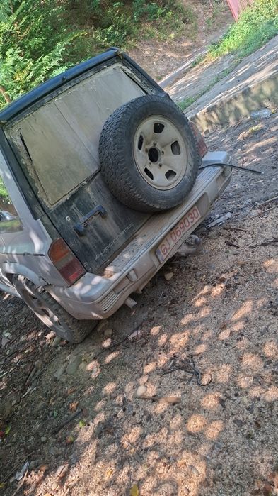 Vand suzuki vitara,an 1998 automat,masina nu are rugina,nu a mai fost pornita de 1 an nu mai porneste,nu stiu cauzele !