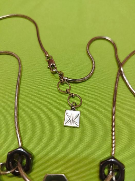 Продавам много красиво бижу