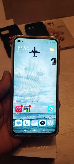 Продавам Xiaomi 11 lite 5G NE,dual sim,RAM 8GB+8GB,ROM 128GB-без забележки!