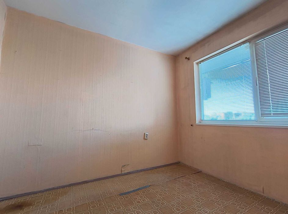 Продава се Тристаен апартамент в Русе, Родина 2 - 103 кв.м за 1263 €/кв.м - Снимка #8