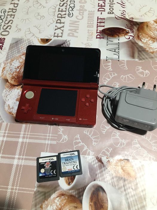 nintendo 3ds cu 3 jocuri