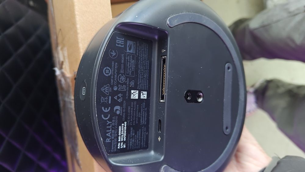 Vând camera web/viseo conferința/ video chat Logitech v-r0010 4k