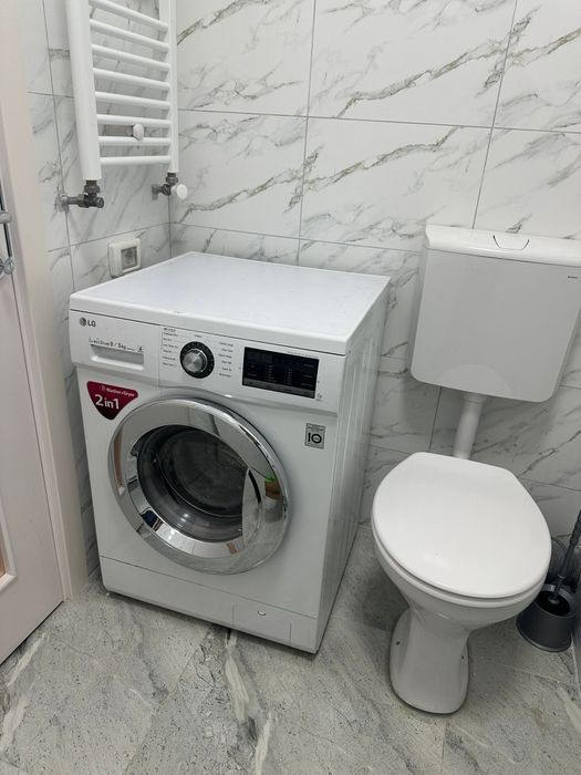 Închiriez garsonieră