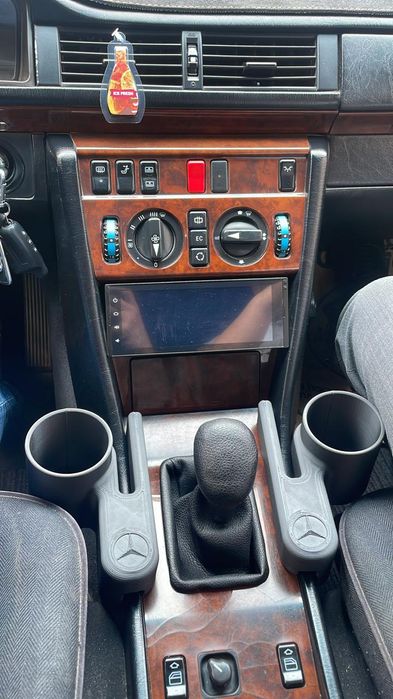 Подстаканник для mercedes 124