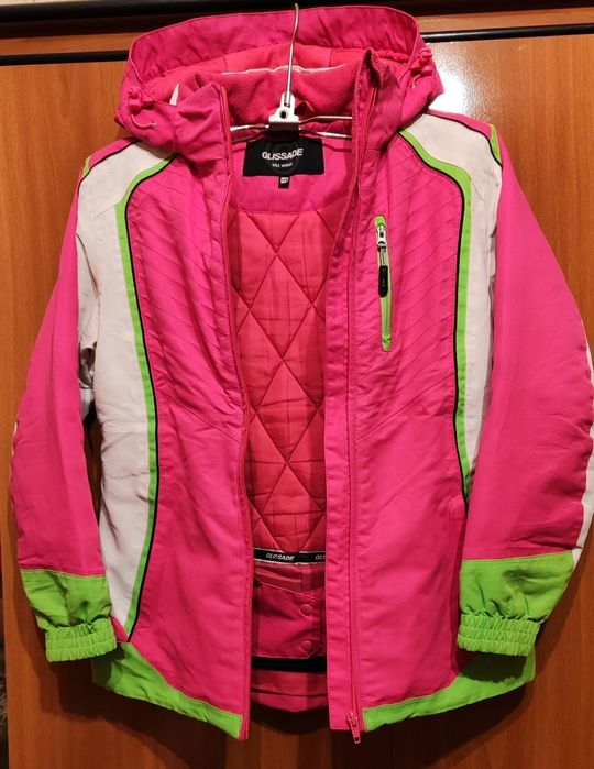 Продам детские зимние куртки