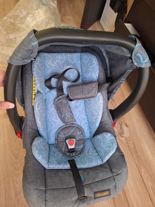Столче за бебе за кола