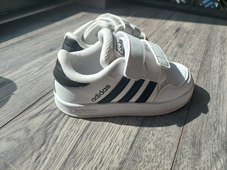 Adidas marimea 24