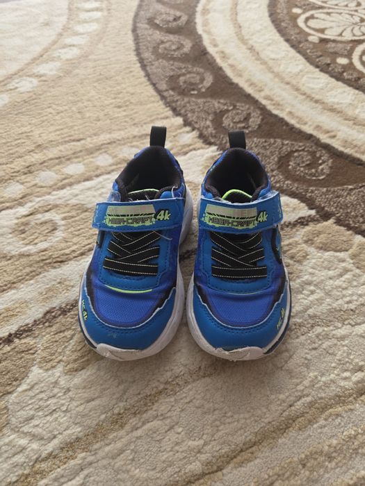 Adidasi nr 23 skechers