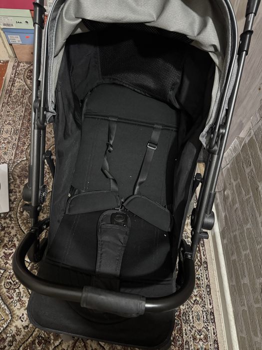 Прогулочная детская коляска