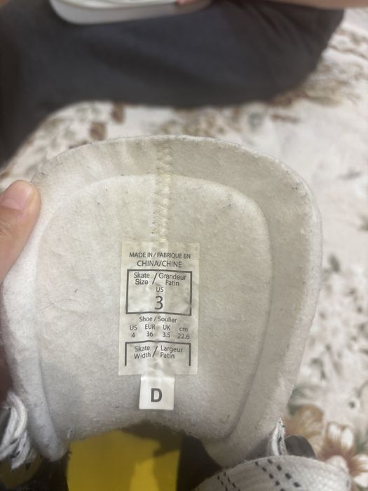 Продам коньки, шлем,  щитки б/у