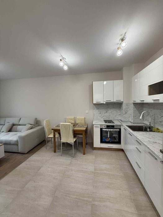 Дава се под наем Четиристаен апартамент в София, Гео Милев - 101 кв.м за 818 € - Снимка #1