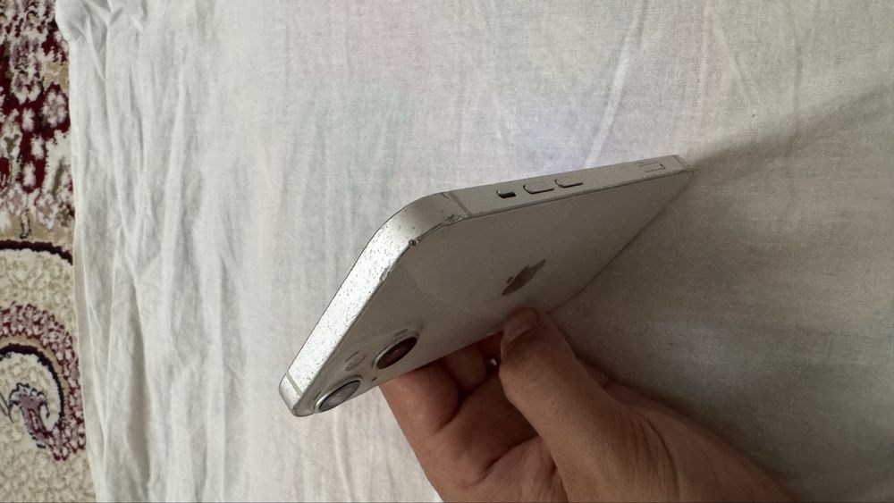 iPhone 13 256GB.