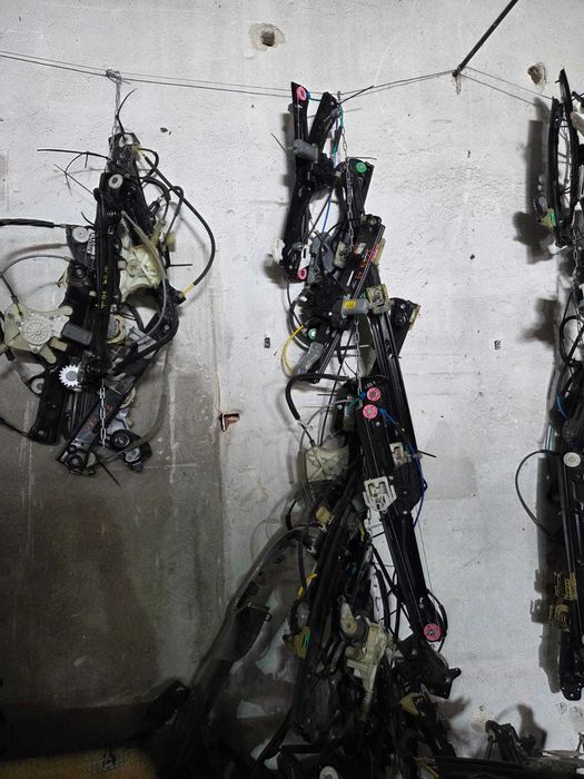 Macara geam BMW F20 F21 F30 F31 F32 F33 F34 F36 F48 X5 X6 F15 F06 F12