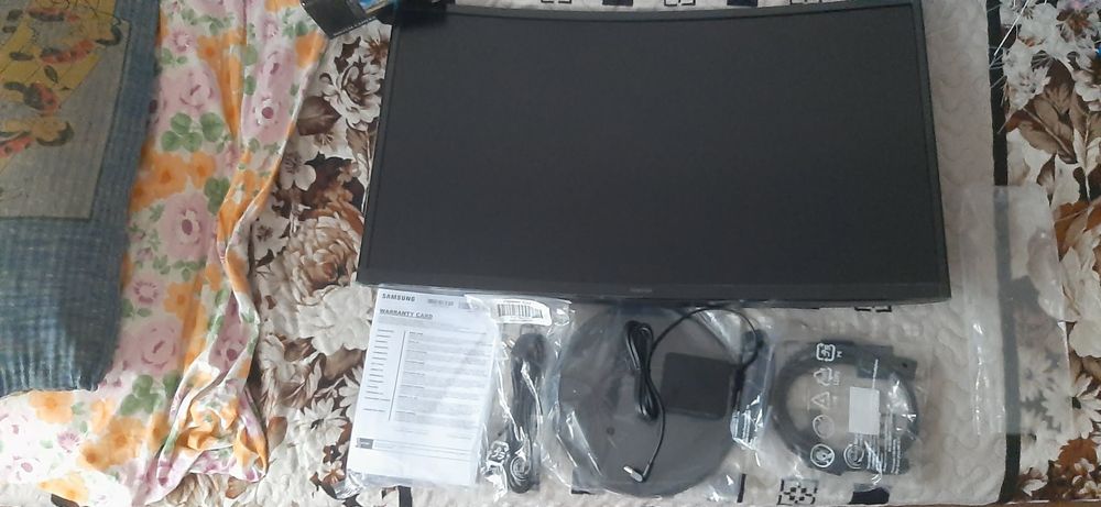 Vând Monitor LED IPS Samsung Essential S3 S30GD 27",nou