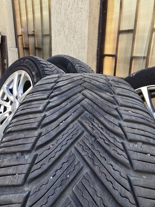 Anvelope Michelin 215/60 R16 + jante aliaj