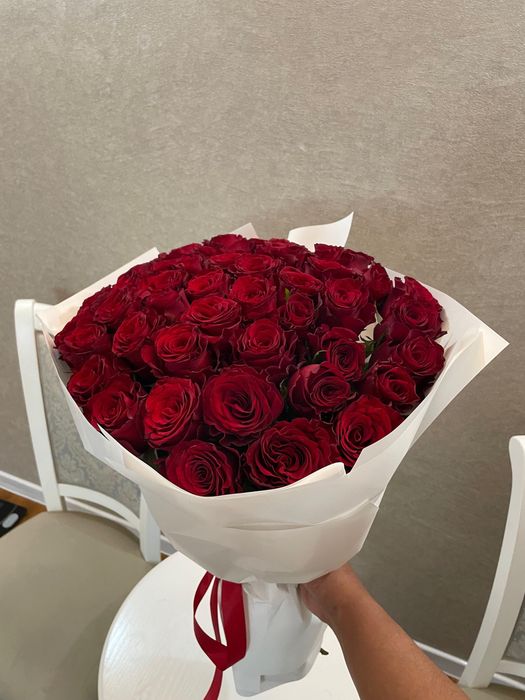 Красные розы обьемные