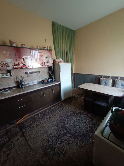 Ойбек махаллада ( Запчасть бозор) 6 хонали 9.5 сотк ли ховлили Уй соти