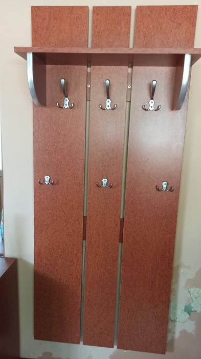 Mobilier antreu in stare bună