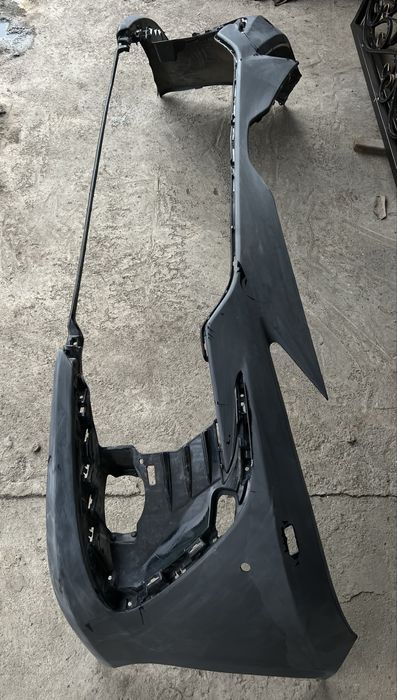 Передний бампер на Toyota Camry 70.