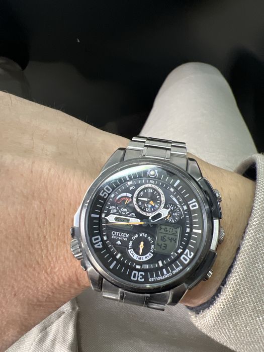 Продам оригинальные часы Citizen Eco-Drive (Titanium)