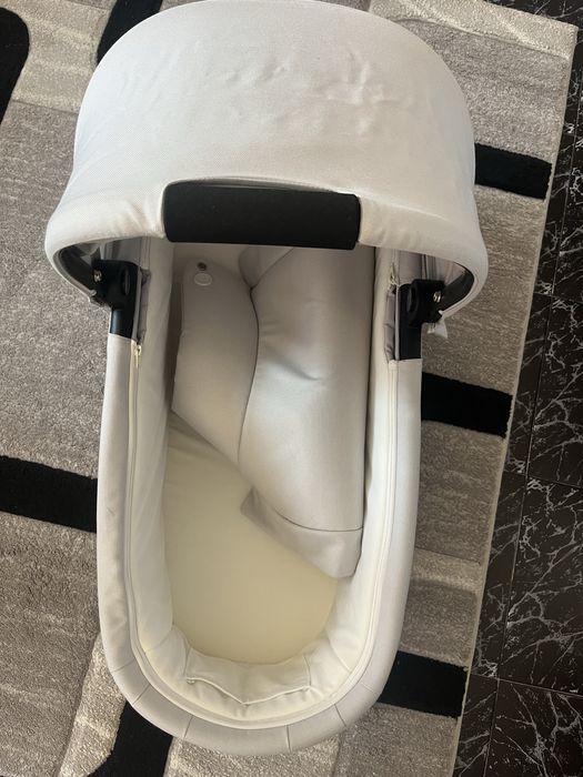 cybex S lux кош за новородено