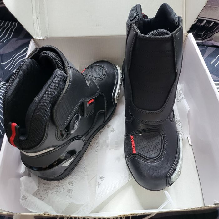 Pantofi rotary lacing system marime 42.