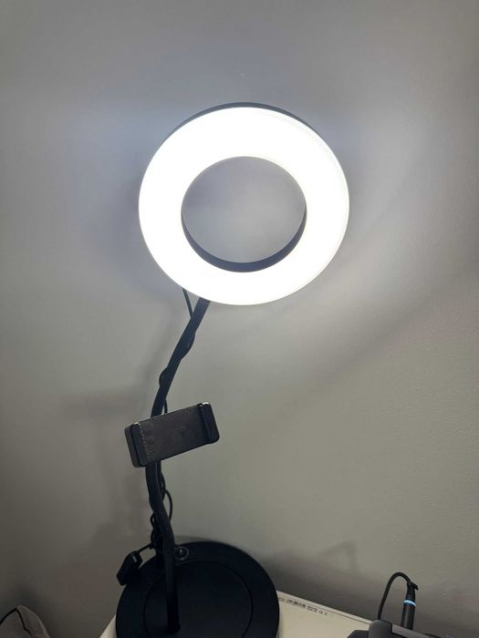 Lampa ringlight cu suport de telefon