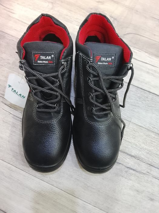 Ботинка 43 размер сатылады